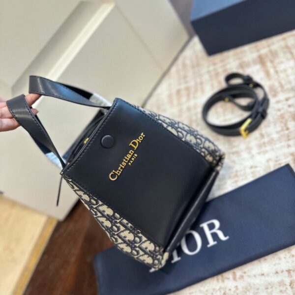 ディオール(Dior) CD 新作 バッグ 21x11x20cm