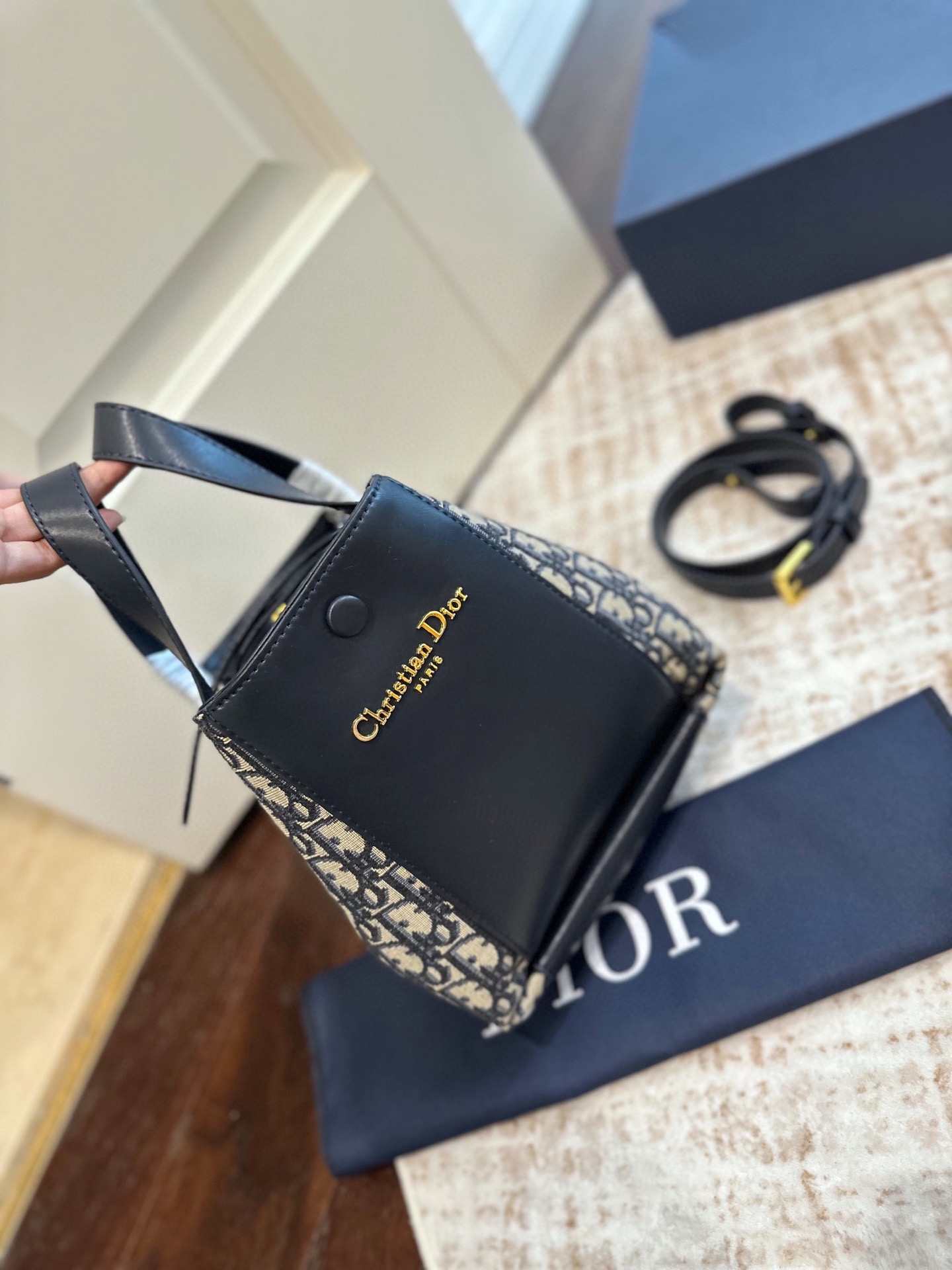 ディオール(Dior) CD 新作 バッグ 21x11x20cm