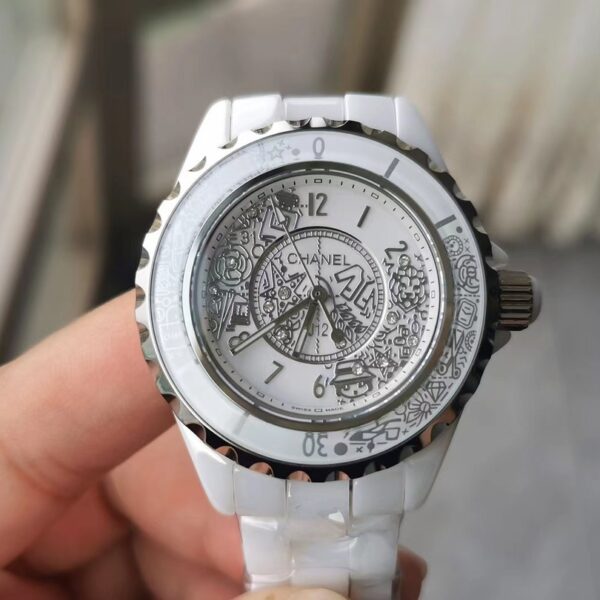 シャネル(Chanel) セラミック J12 時計 白 33mm