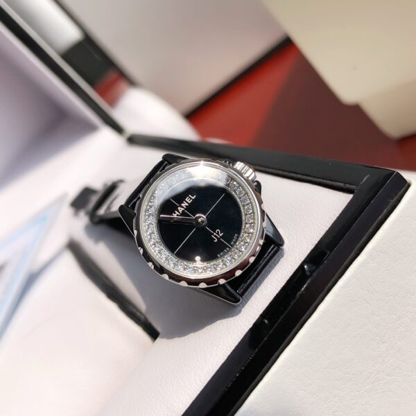 シャネル(Chanel) セラミック J12 時計 白 33mm