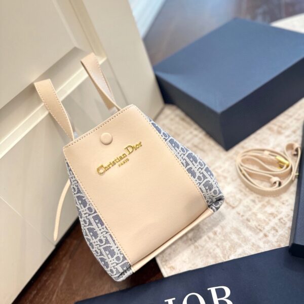 ディオール(Dior) CD 新作 バッグ 21x11x20cm