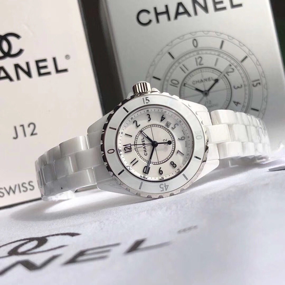 シャネル(Chanel) セラミック J12 時計 白 33mm