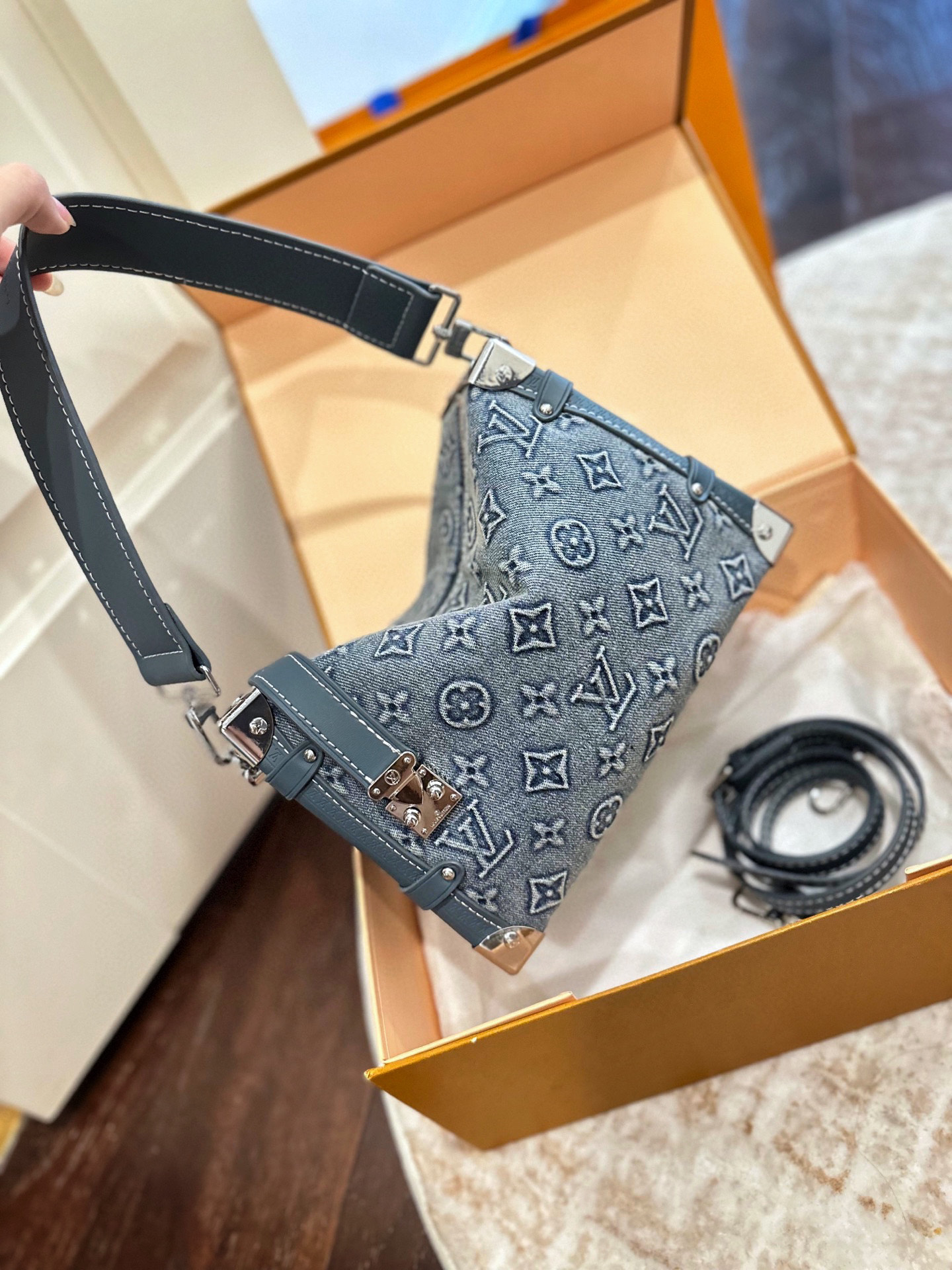 ルイ ヴィトン ( Louis Vuitton)デニム 肩掛け バッグ 24cm