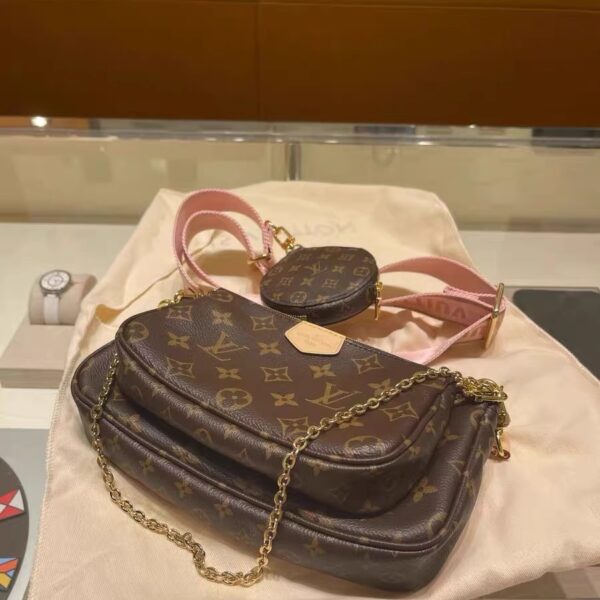 ミュルティ・ポシェット・アクセソワール (カーキ) M44813