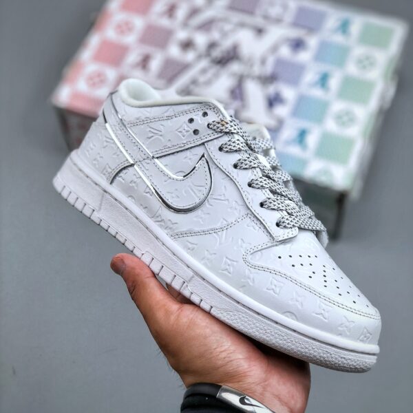 NIKE SB Dunk Low RETRO x Louis Vuitton