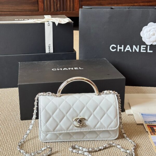 シャネル(Chanel) 新作 25P バッグ 19x12cm