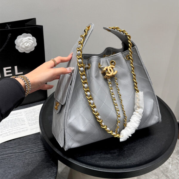 シャネル(Chanel) HOBO バッグ 30X24cm