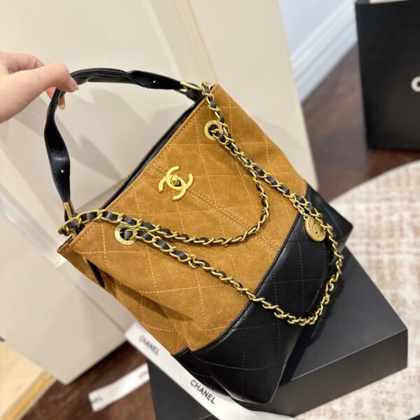 シャネル(Chanel) 新作 25B バッグ 24cm