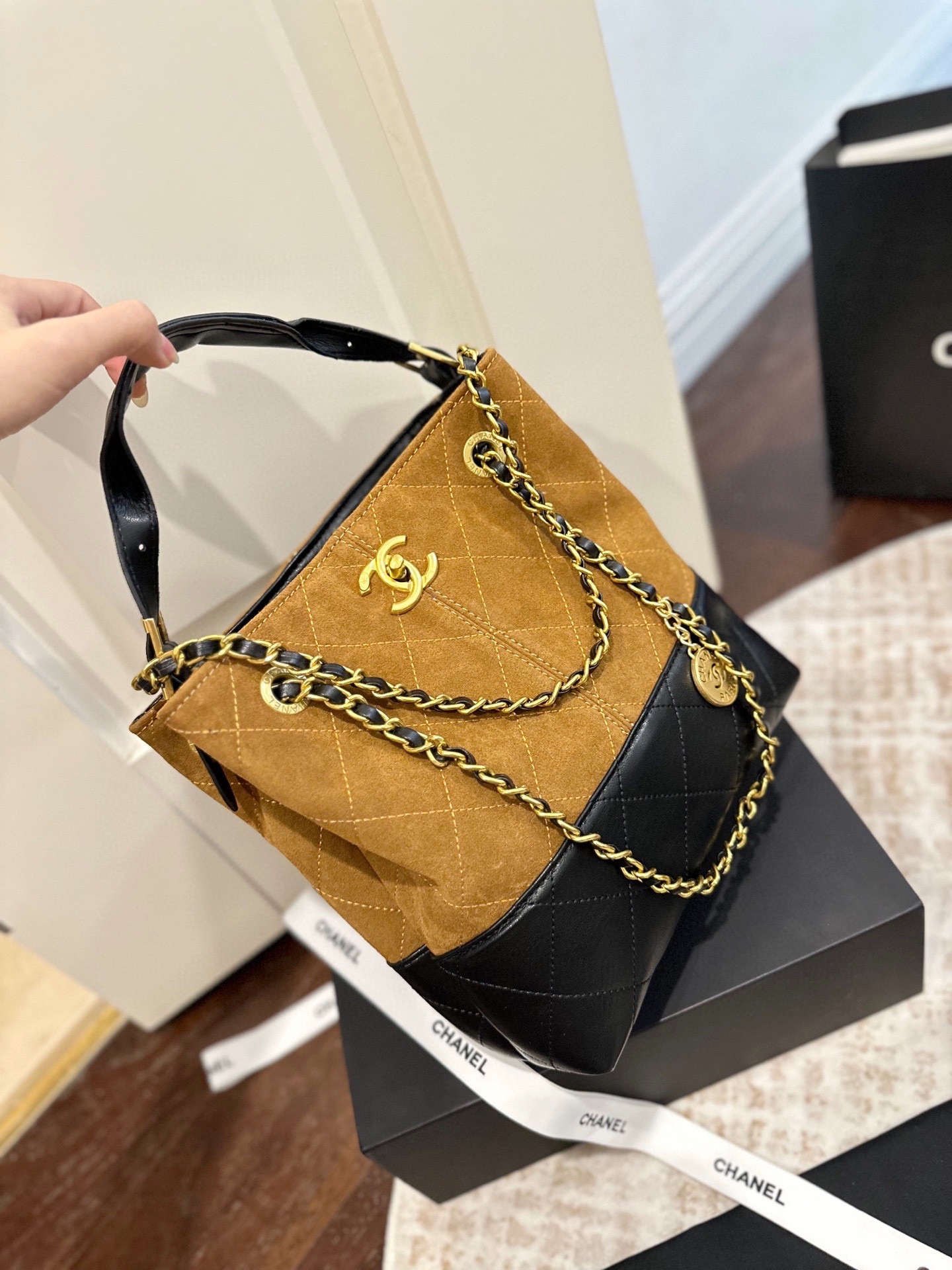 シャネル(Chanel) 新作 25B バッグ 24cm