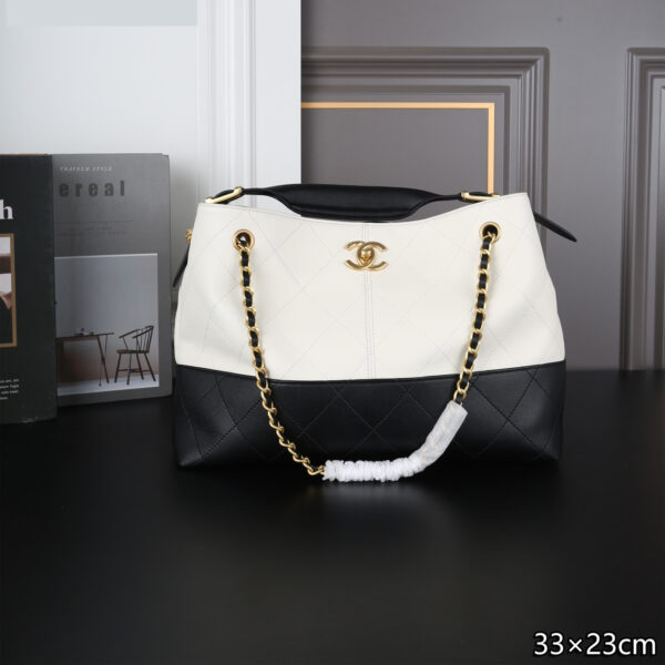 シャネル(Chanel) 新作 25A HOBO ハンドル バッグ 33X23cm