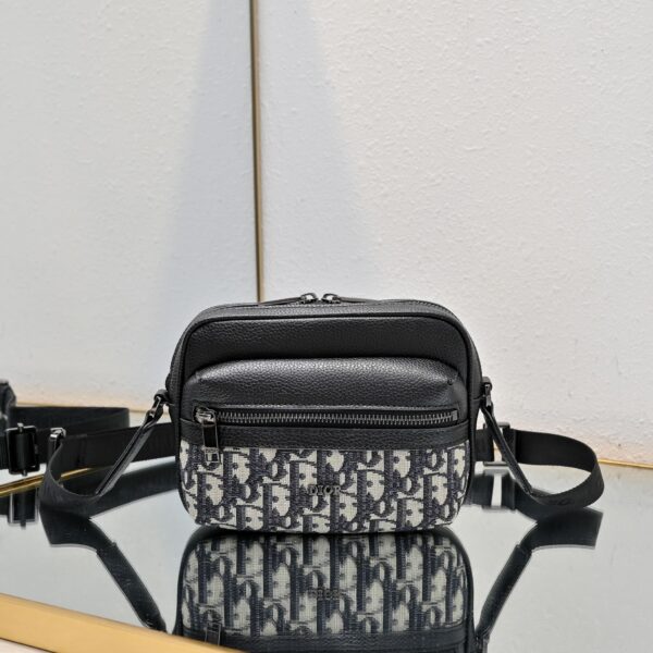 ディオール(Dior) Rider 2.0 バッグ ショルダー 18.5×13.5×7cm