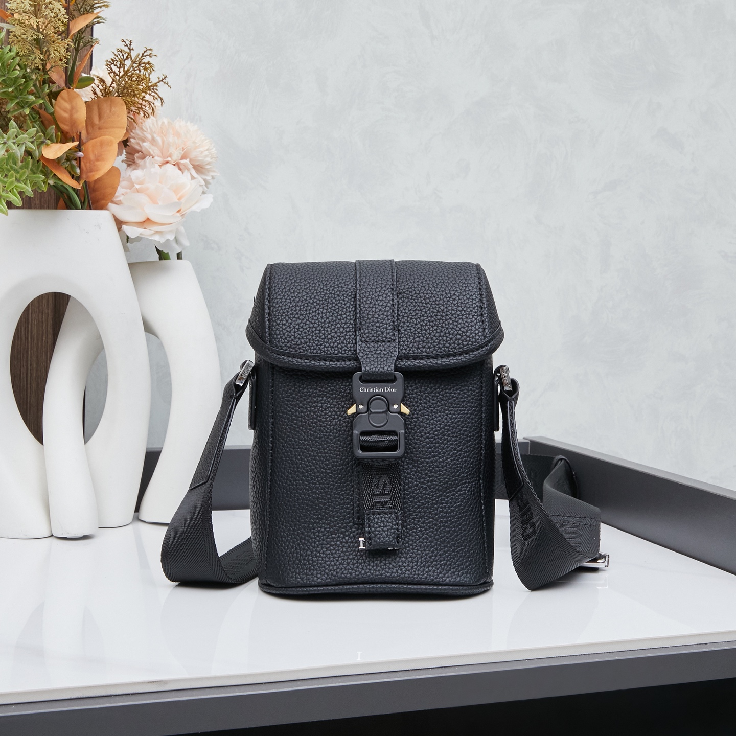 ディオール(Dior)新作 斜 めがけ バッグ 13 x 19 x 7cm