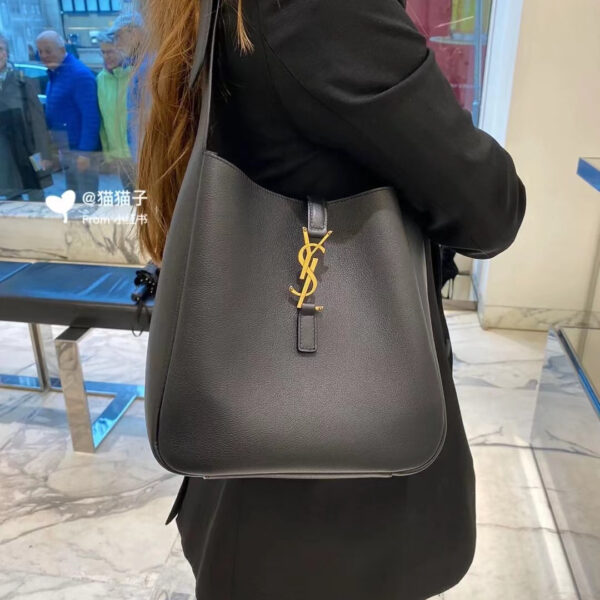 サンローラン(YSL) 人気 Le 5à7 バッグ 24×24×10cm