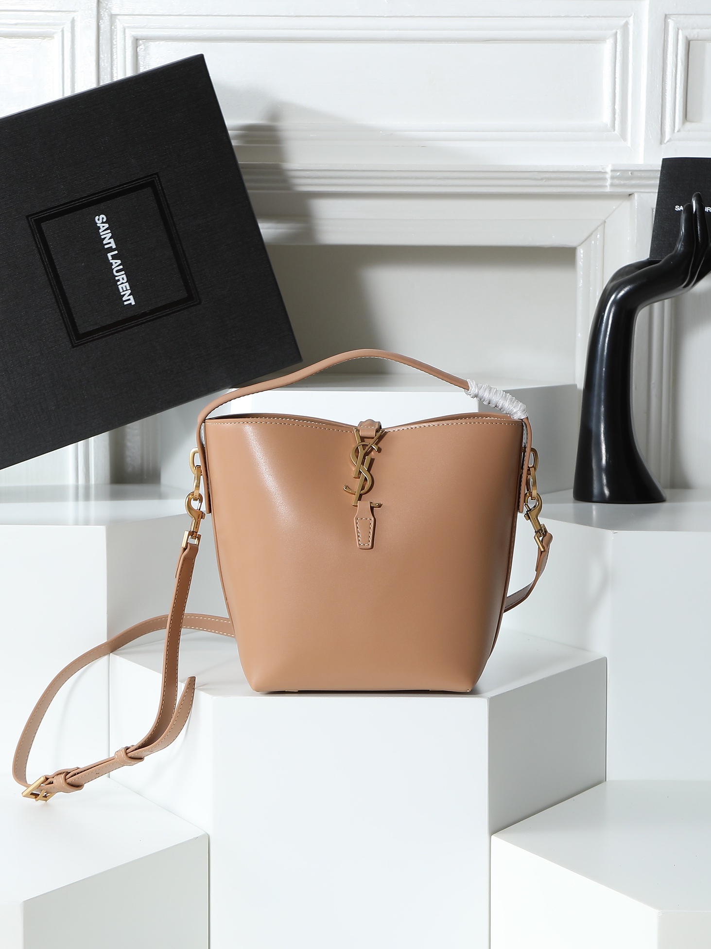 サンローラン(YSL) 人気 LE 37 バッグ 17×20×13cm