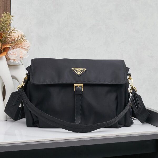 PRADA(プラダ) ナイロン 肩掛け バッグ 28x22x11cm