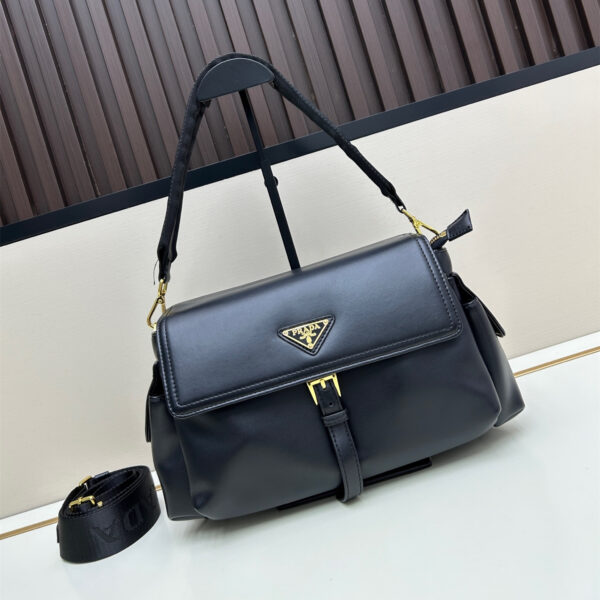 PRADA(プラダ) 革 肩掛け バッグ 30x14x10cm