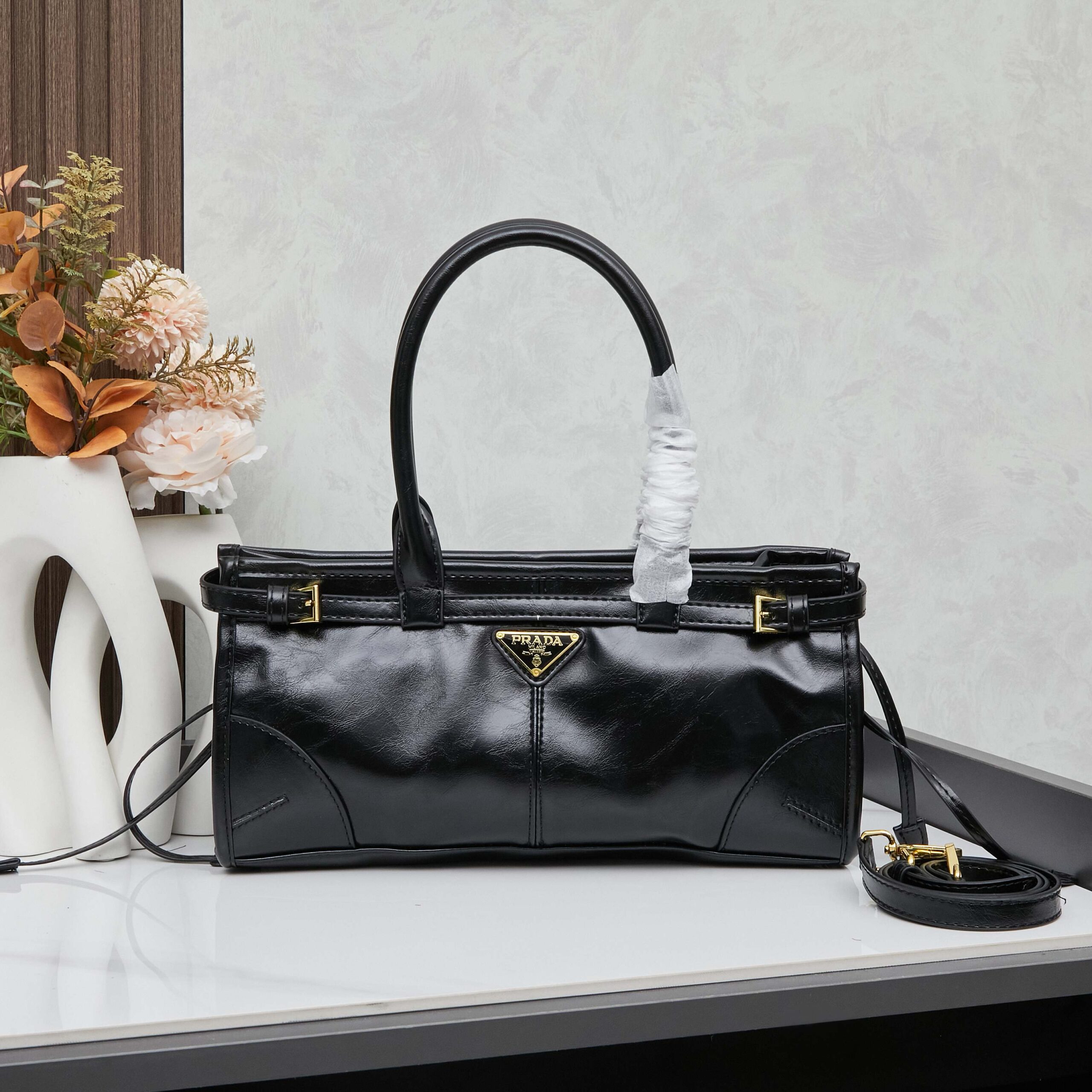 PRADA(プラダ) 肩掛け バッグ 黒 32x15x11cm