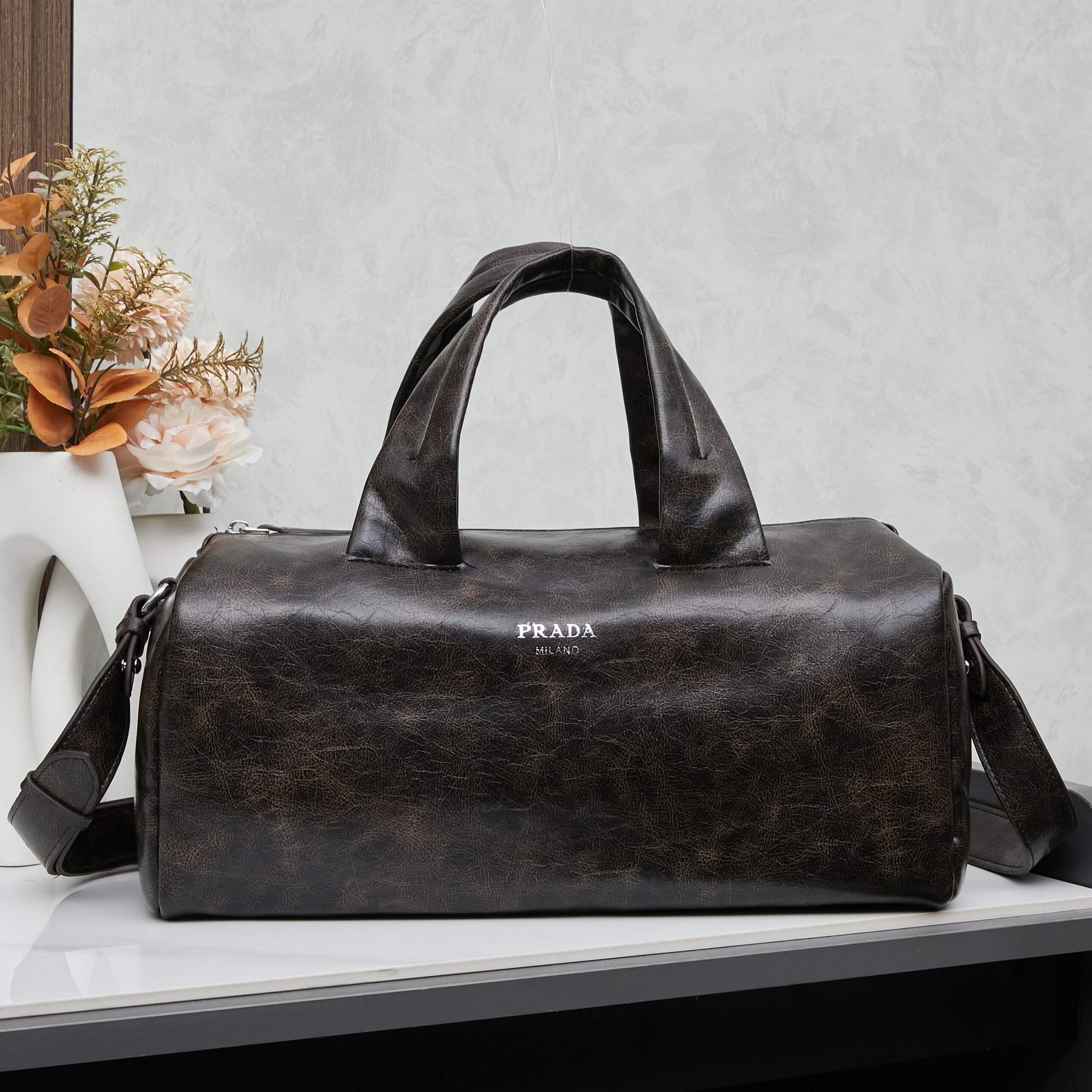 PRADA(プラダ) 肩掛け バッグ ブラウン 36x16x16cm