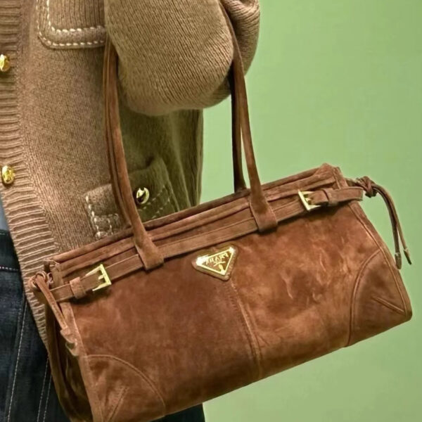 PRADA(プラダ) 肩掛け バッグ 24x13x8cm