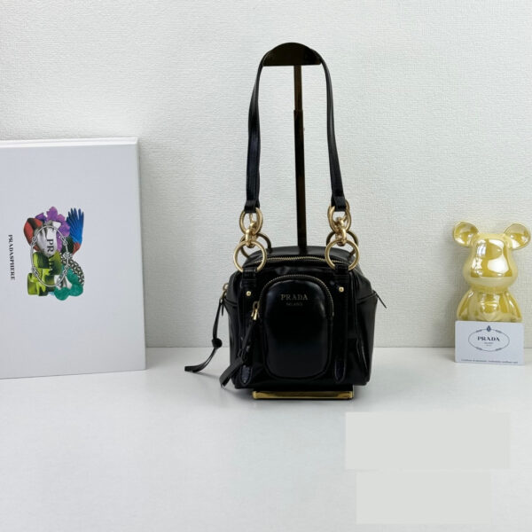 PRADA(プラダ) 肩掛け バッグ 15x15cm