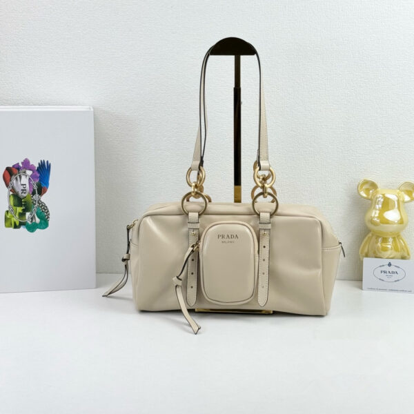 PRADA(プラダ) 肩掛け バッグ 30x14cm