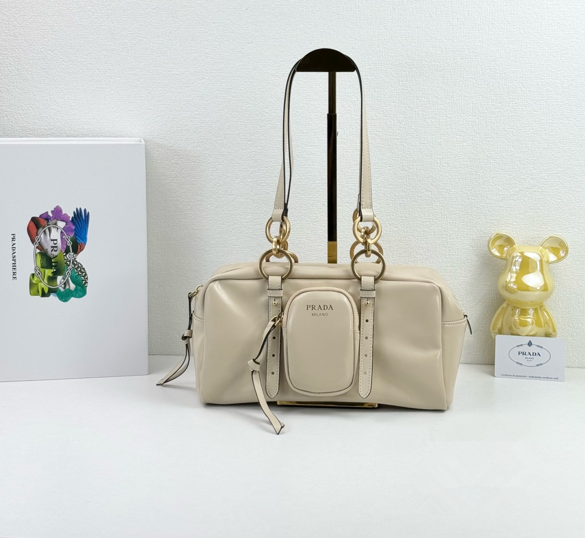 PRADA(プラダ) 肩掛け バッグ 30x14cm