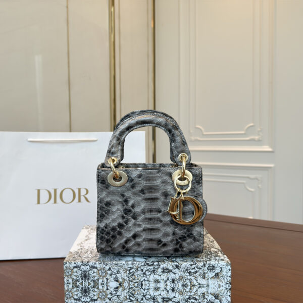 ディオール(Dior) CD Lady クロコ バッグ 17cm