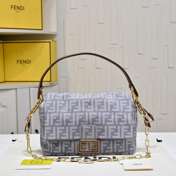Fendi(フェンディ) ショルダー バッグ 26.5x8.5x18cm
