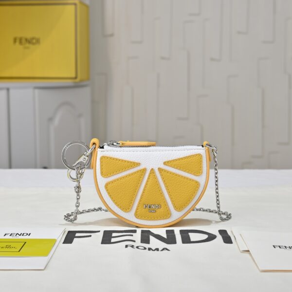 Fendi(フェンディ) 斜 めがけ バッグ 13x8.5cm