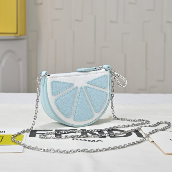 Fendi(フェンディ) 斜 めがけ バッグ 13x8.5cm