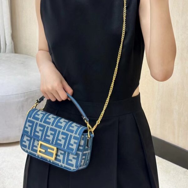 Fendi(フェンディ) 斜 めがけ バッグ 20x5x11cm