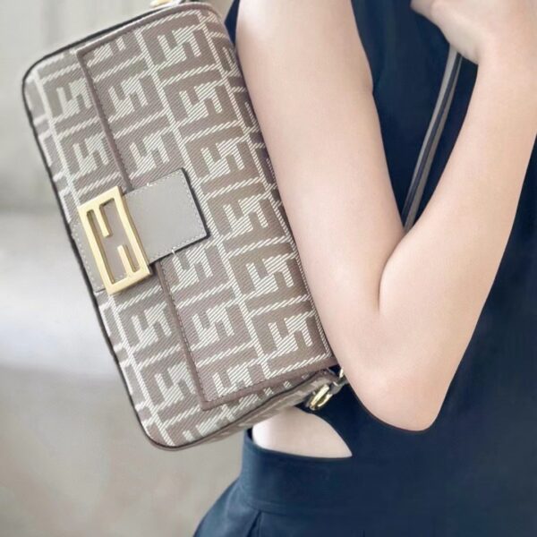 Fendi(フェンディ) トート バッグ 27x6x15cm