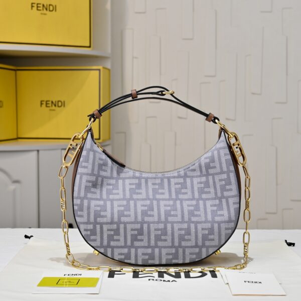 Fendi(フェンディ) 肩掛け バッグ 29x24x10cm