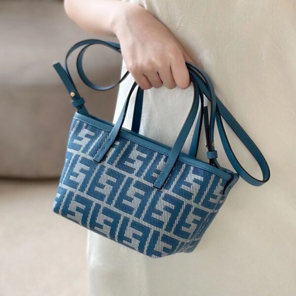 Fendi(フェンディ) かご バッグ 23x19.5x15cm