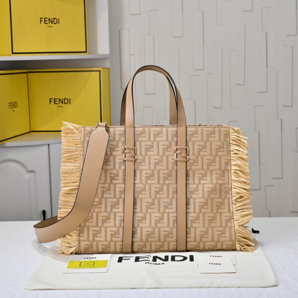 Fendi(フェンディ) トート バッグ 36x29cm