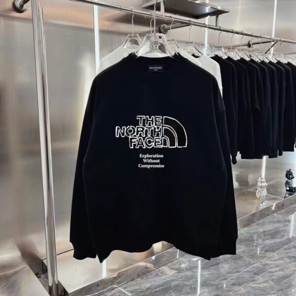 ノース フェイス(The North Face) パーカー グレー 男女兼用