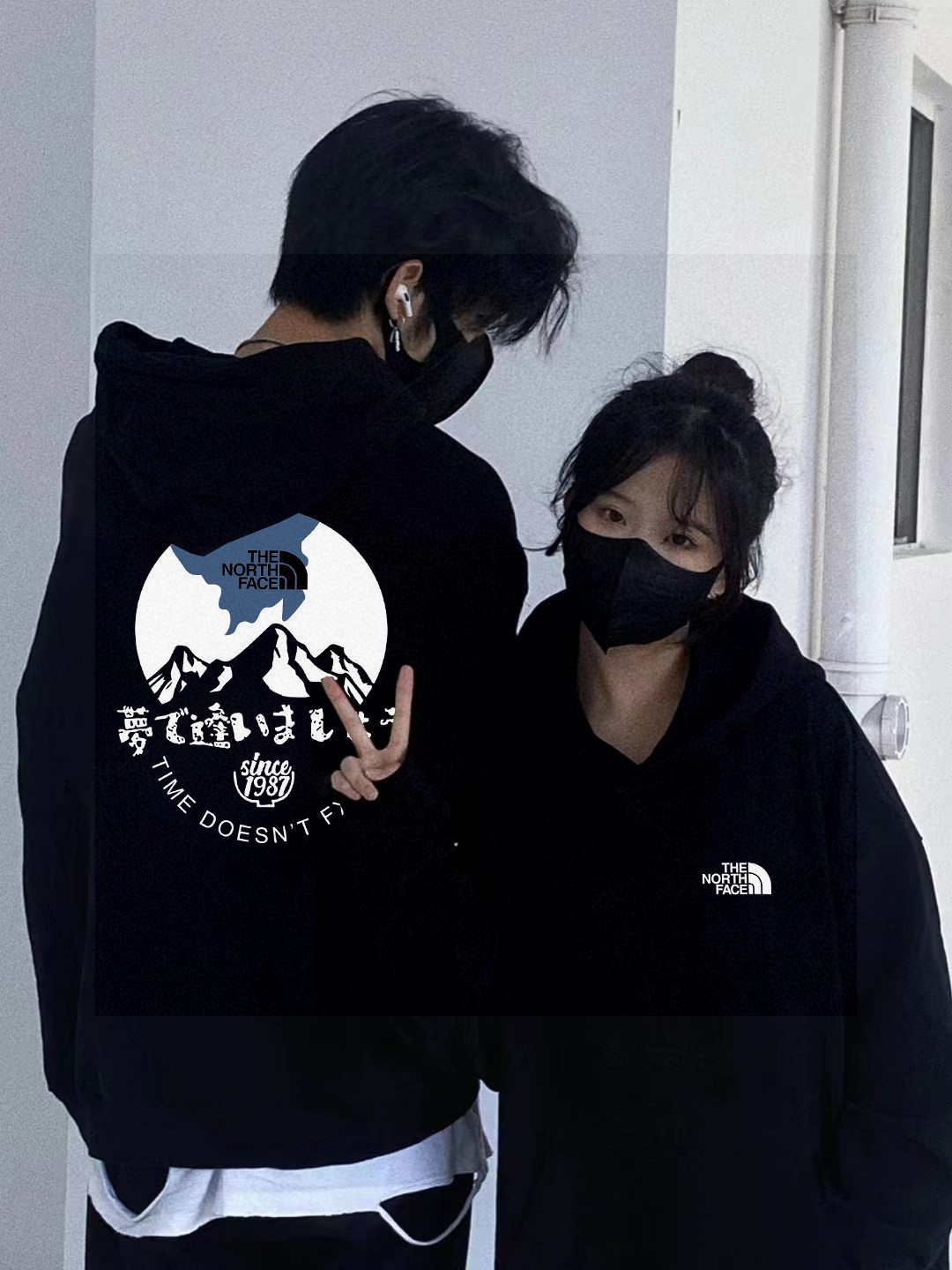 ノース フェイス(The North Face) パーカー グレー 男女兼用