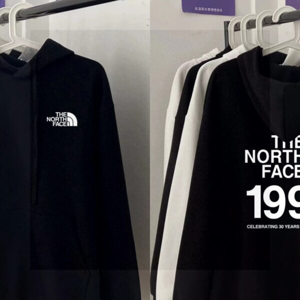 ノース フェイス(The North Face) パーカー グレー 男女兼用